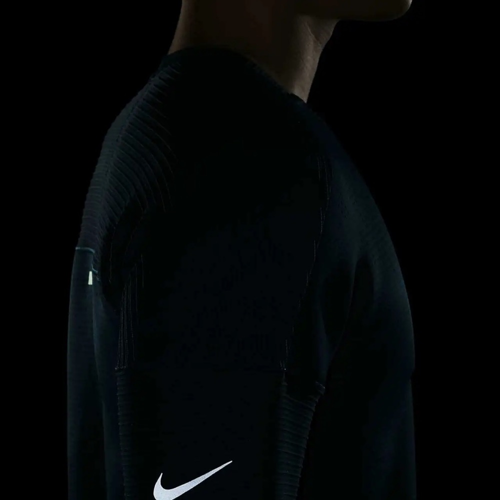 ✔️NIKE TECH PACK REFLECTIVE RUNNING SHIRT - Picture 6 of 13